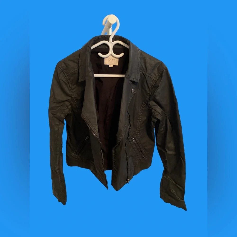 Loft - Picture 3 of 3